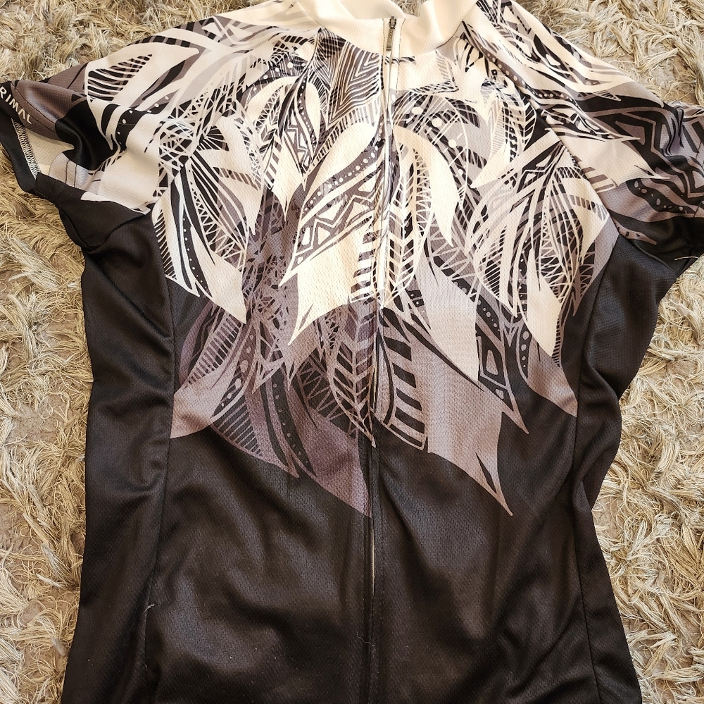 Primal cycling top